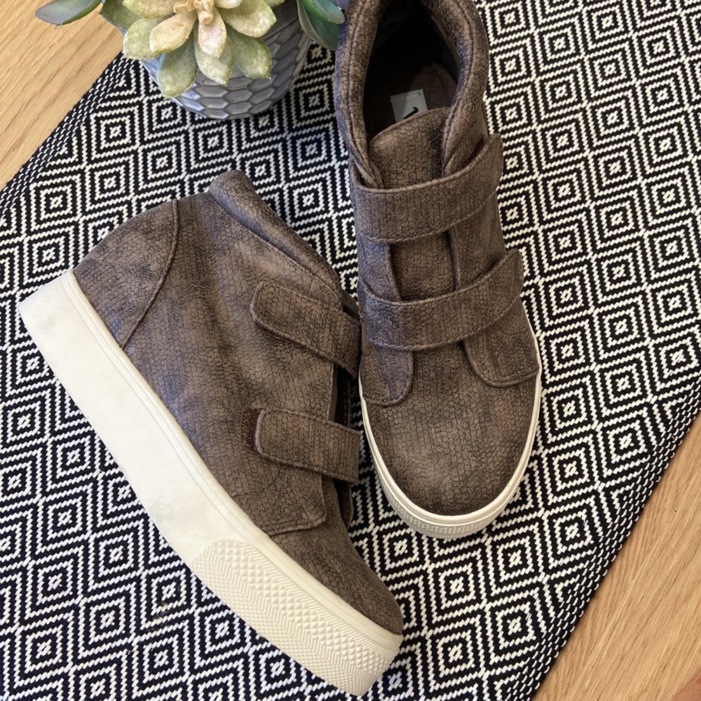 Sneaker Wedge Bootie Womens 6